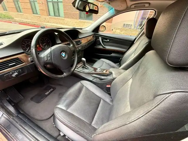 2006 BMW 3 Series 330i's photo