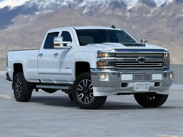 2013 Chevrolet Express 2500 Work Van HD's photo