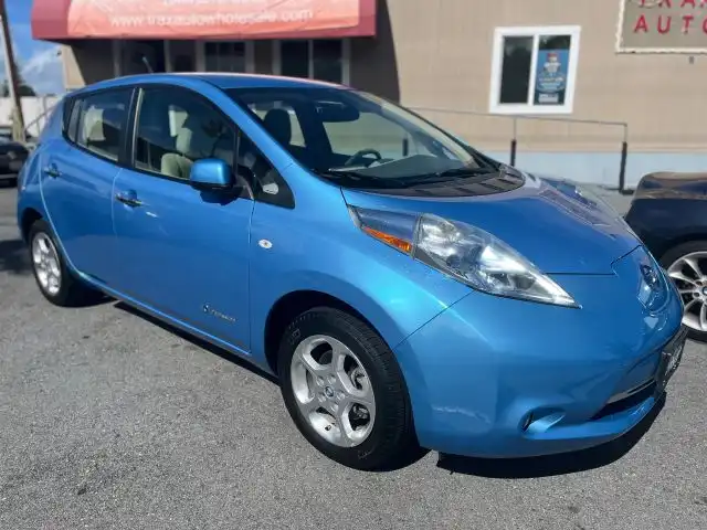 2011 Nissan Leaf SL's photo