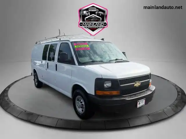2016 Chevrolet Express 3500 Extended Work Van's photo