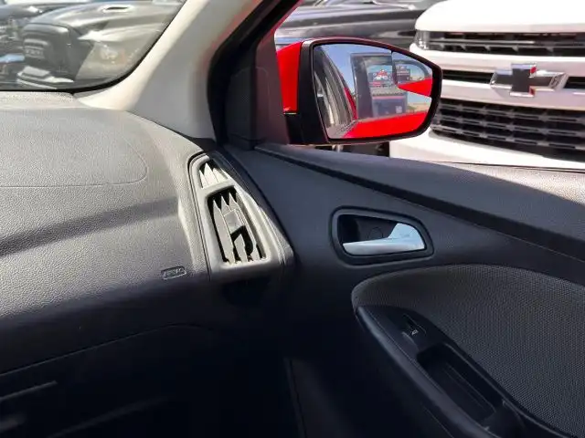 2014 Ford Focus 5 Door Hatch SE's photo