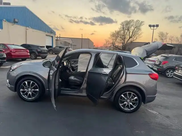2020 Buick Envision Essence FWD's photo