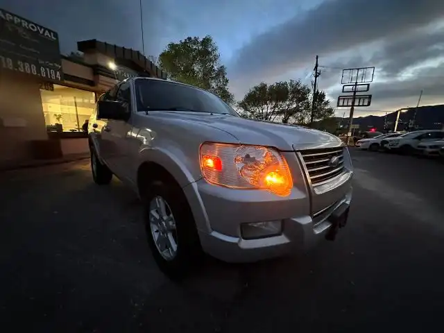 2010 Ford Explorer XLT 4x4's photo