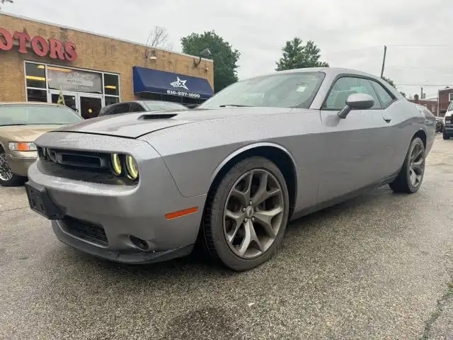 2017 Dodge Challenger SXT Plus's photo