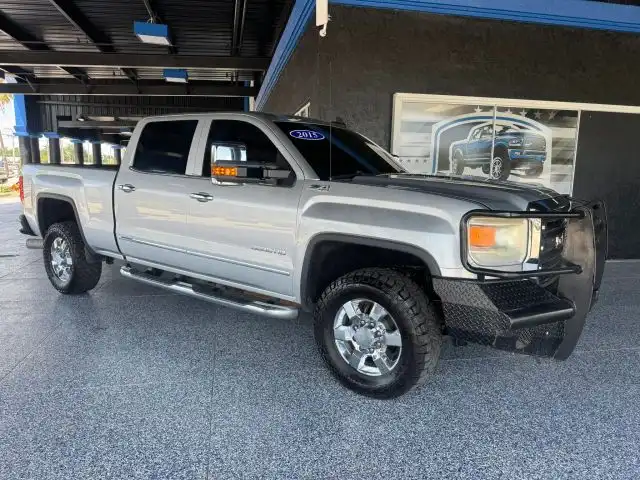 2015 GMC Sierra 4WD Crew Cab 6.5ft SLT SRW's photo