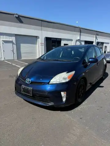 2013 Toyota Prius Three's photo