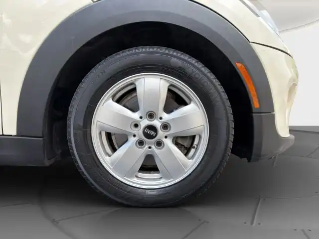 2017 MINI Cooper 4 Door's photo