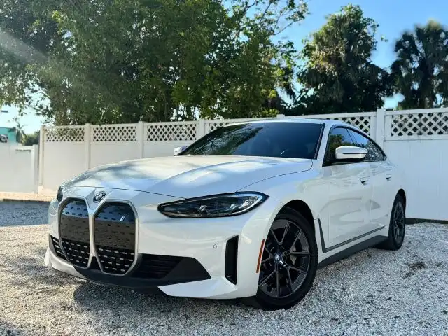 2023 BMW i4 eDrive35's photo