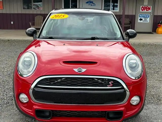 2015 MINI Cooper S 4 Door's photo