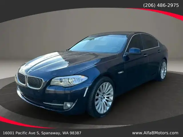 2013 BMW 5 Series 528i xDrive Sedan's photo
