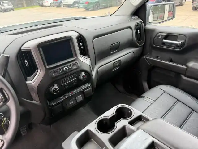 2021 Chevrolet Silverado 1500 Custom Crew Cab Short Box's photo
