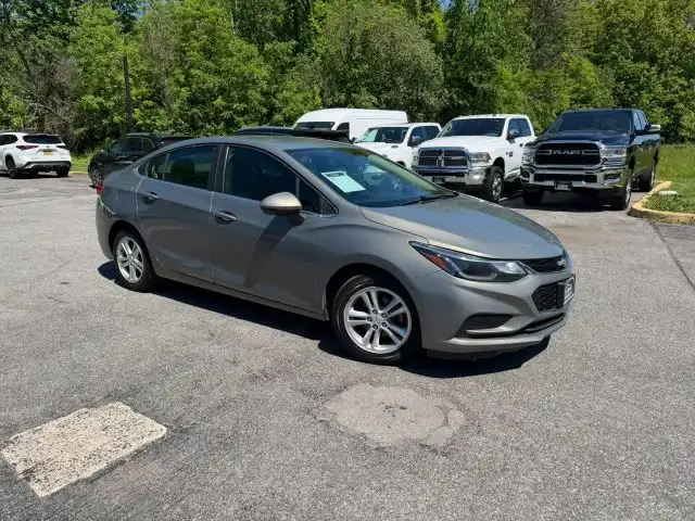 2017 Chevrolet Cruze LT Auto's photo