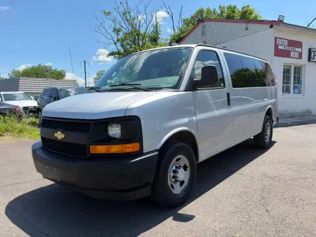 2017 Chevrolet Express 2500 LS's photo
