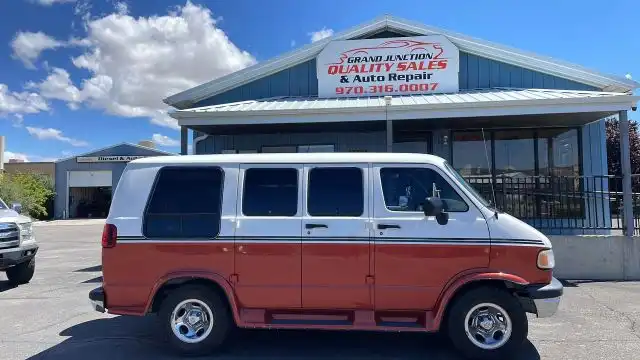 1997 Dodge Ram Van's photo