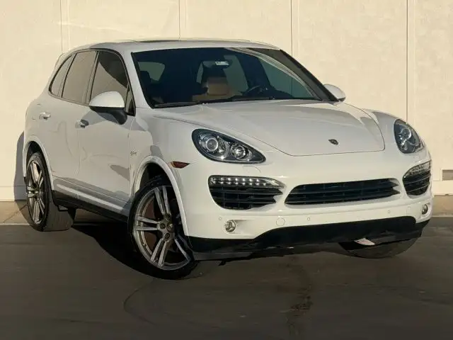 2014 Porsche Cayenne S Hybrid's photo