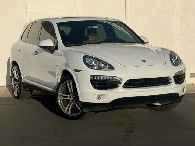 2014 Porsche Cayenne S Hybrid's photo