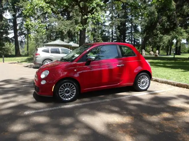 2012 FIAT 500 Pop's photo