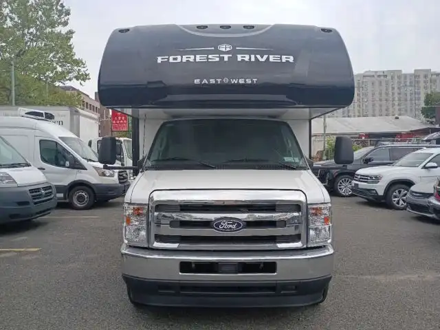 2026 Ford E-Series SRW E-350 Super Duty 158 in WB's photo