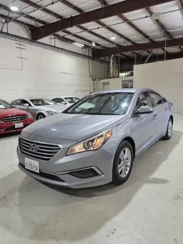 2017 Hyundai Sonata Base's photo