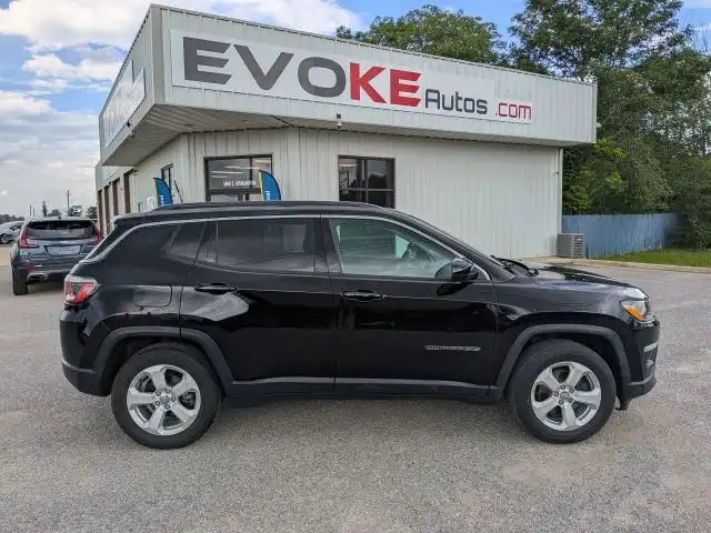 2017 Jeep Compass Latitude's photo