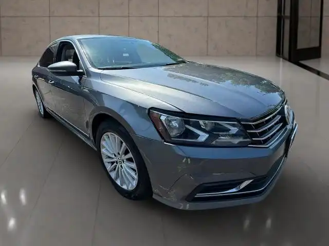 2017 Volkswagen Passat 1.8T SE Auto's photo