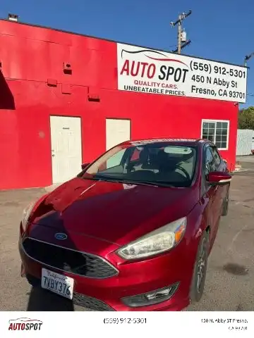 2016 Ford Focus Sedan SE's photo