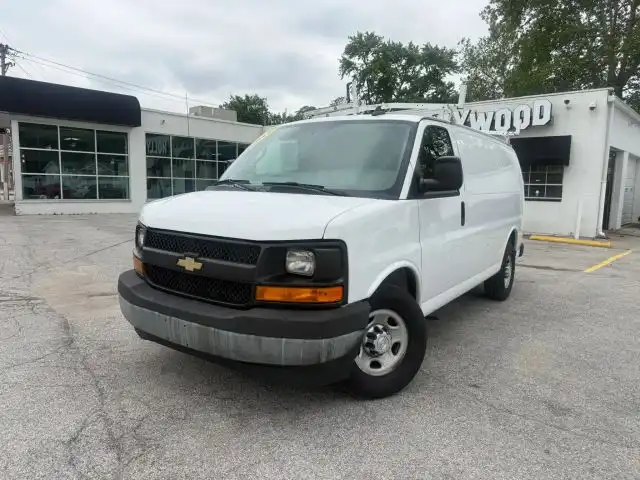 2017 Chevrolet Express 2500 Work Van HD's photo