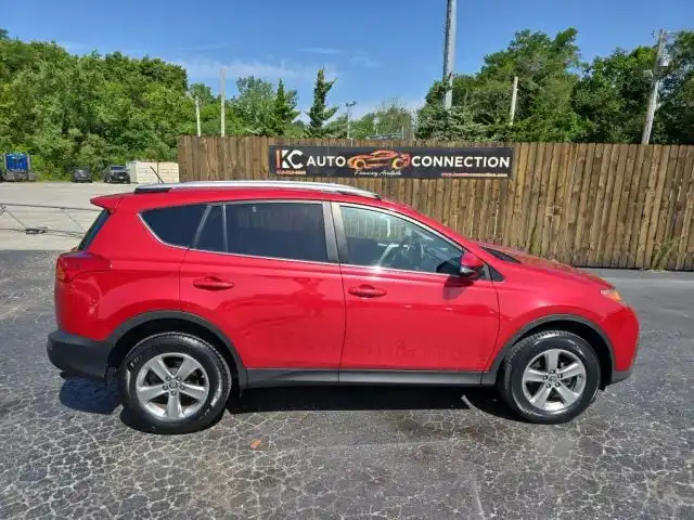 2015 Toyota RAV4 XLE's photo