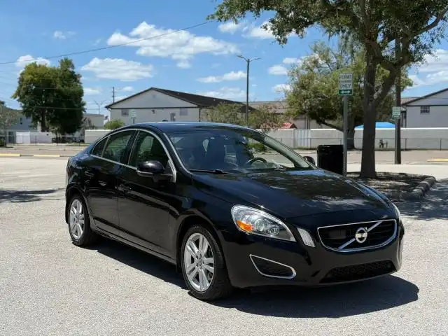 2013 Volvo S60 T5 FWD Auto's photo