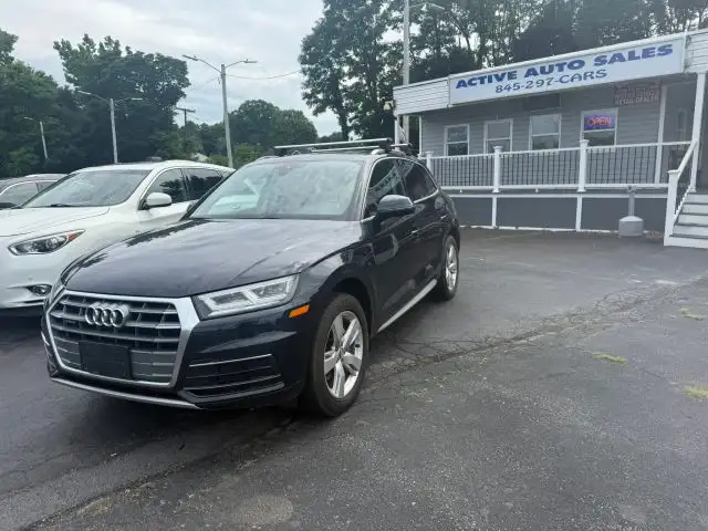 2019 Audi Q5 2.0T quattro S tronic Premium Plus's photo