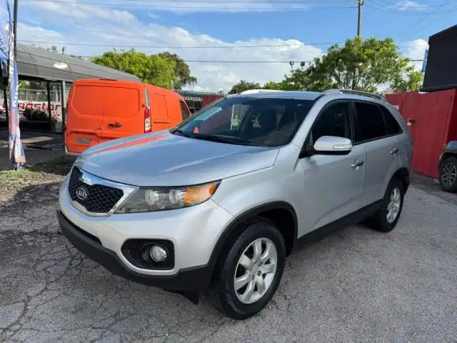 2011 Kia Sorento LX AT's photo