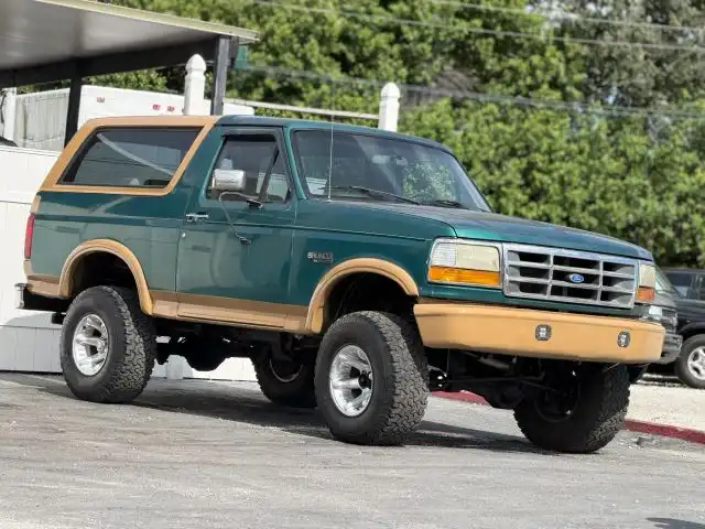 1996 Ford Bronco's photo