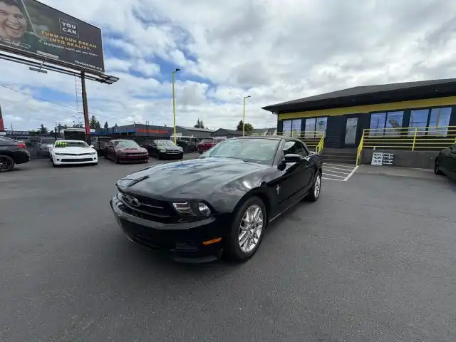 2012 Ford Mustang V6 Premium's photo