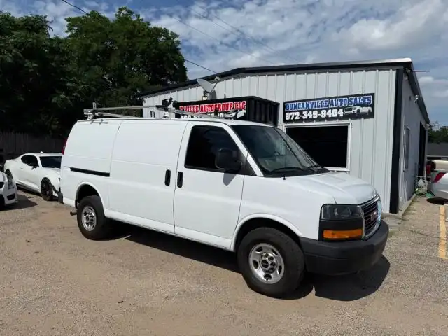 2023 GMC Savana 2500's photo