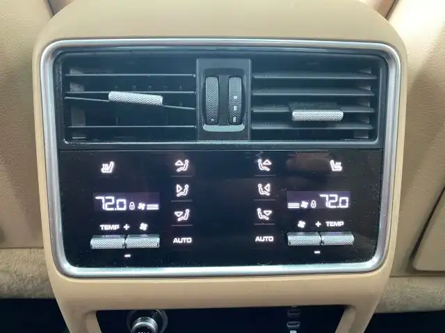 2021 Porsche Cayenne Base's photo