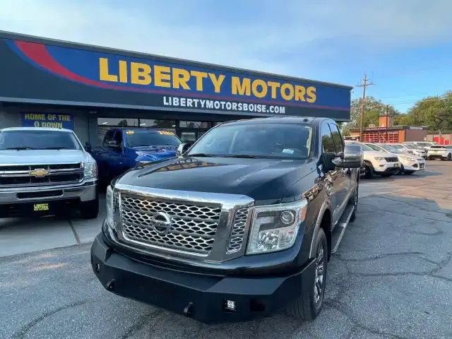 2016 Nissan Titan XD Platinum Reserve Diesel Crew Cab 4x4 SWB's photo