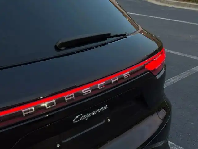 2019 Porsche Cayenne Base's photo