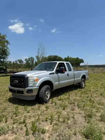 2011 Ford F-250 XL 4x4 SuperCab 142 in's photo