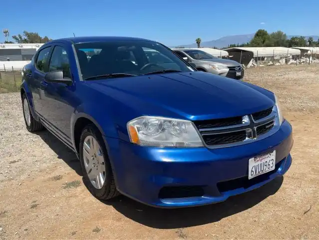 2012 Dodge Avenger SE's photo