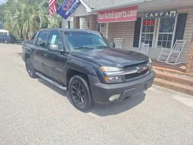 2004 Chevrolet Avalanche 2WD 1500 Series's photo