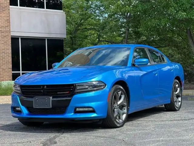 2015 Dodge Charger SXT's photo