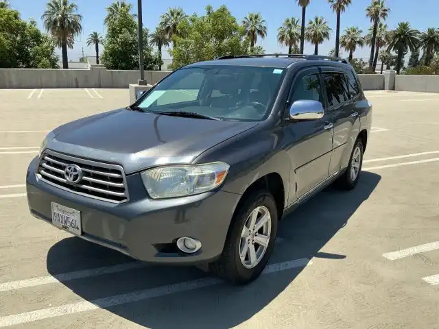 2010 Toyota Highlander SE w/3rd Row Seat 4x4 V6's photo