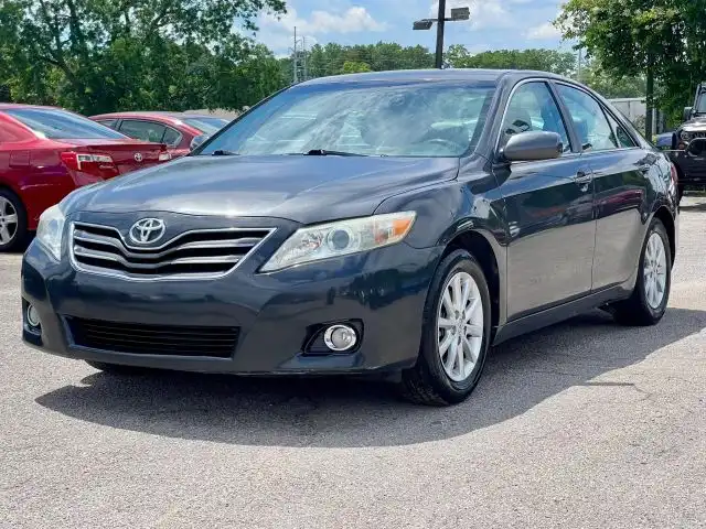 2011 Toyota Camry 2.5 Auto XLE's photo