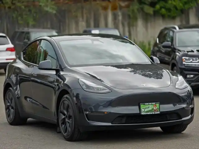 2025 Tesla Model Y Long Range Dual Motor All-Wheel Drive's photo