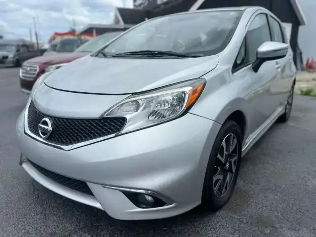 2016 Nissan Versa Note 1.6 SR CVT's photo
