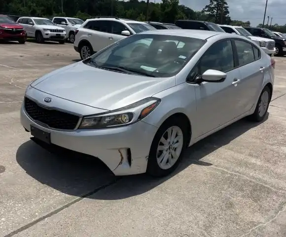 2017 Kia Forte LX AT's photo