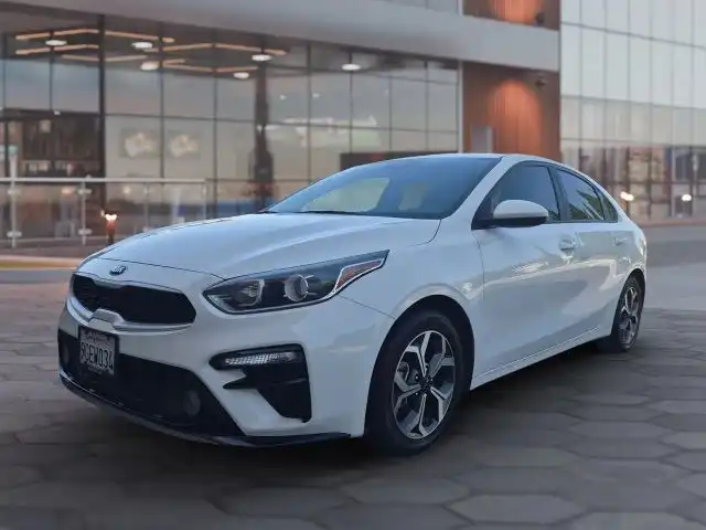 2021 Kia Forte LXS Auto's photo