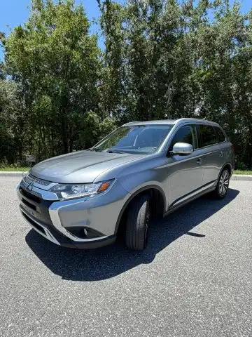 2020 Mitsubishi Outlander SEL FWD's photo