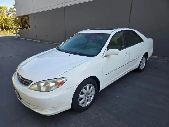 2002 Toyota Camry XLE V6 4AT's photo