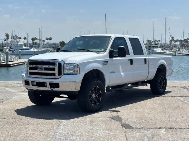 2006 Ford F-250 Lariat 4x4 Crew Cab SWB's photo